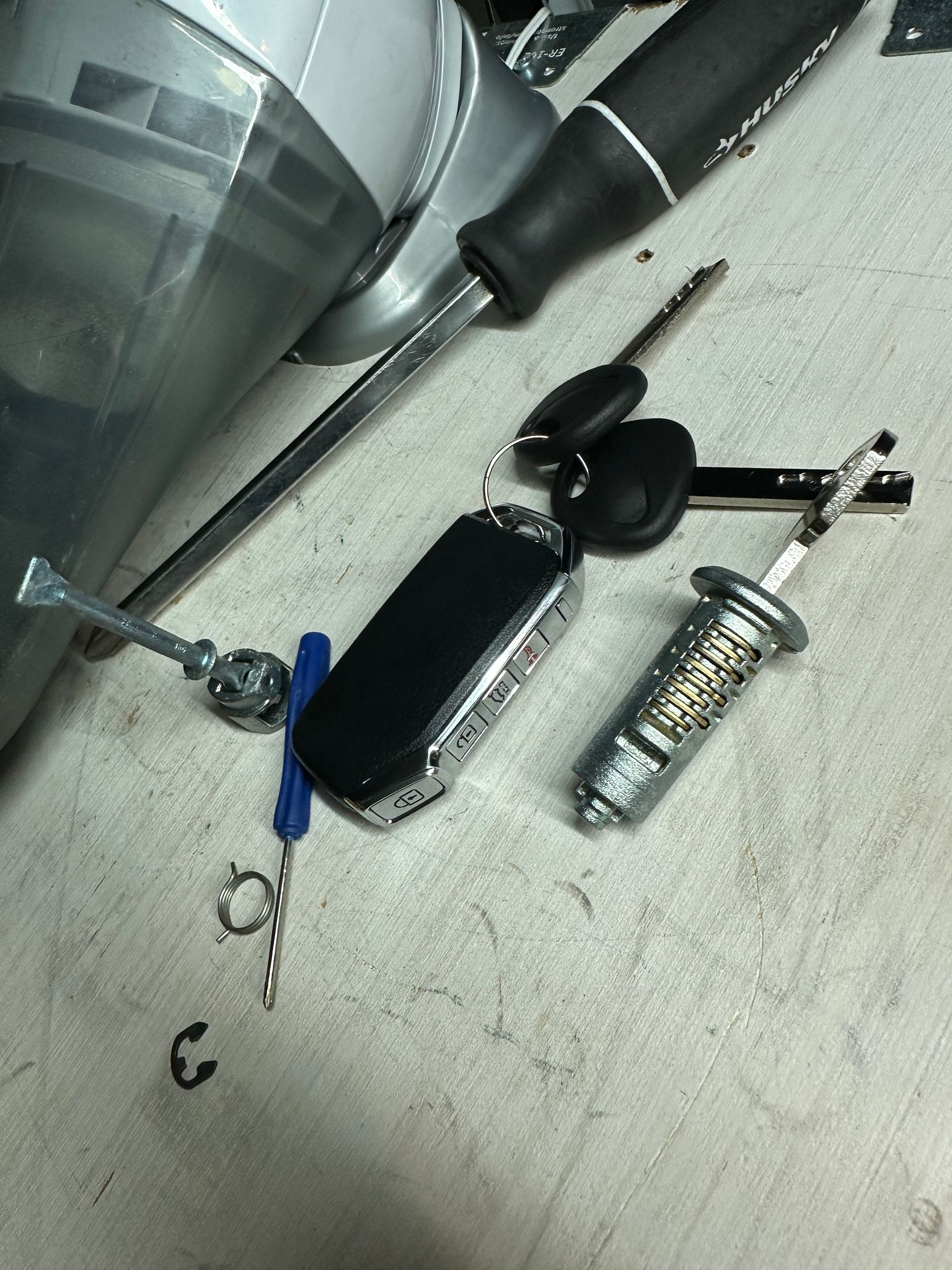 Raleigh Locksmith Pro team providing car locksmith services